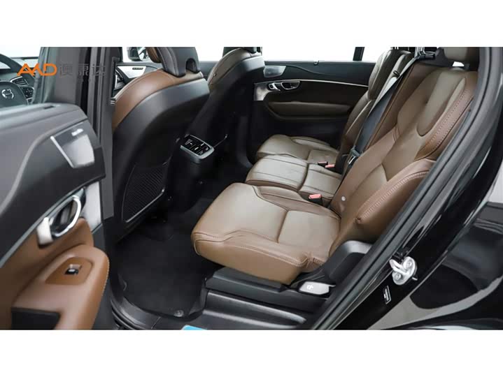 Фото 7 - Volvo XC90