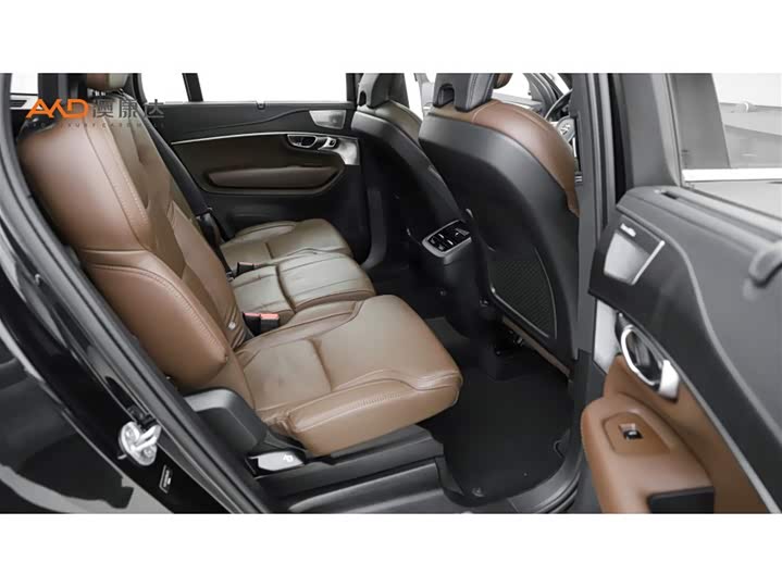 Фото 8 - Volvo XC90