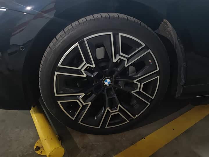 Фото 6 - BMW 5 Series