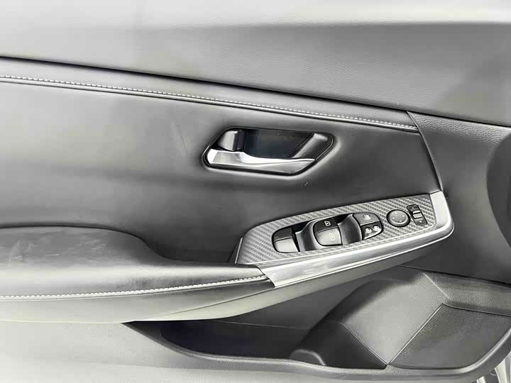 Фото 7 - Nissan Sylphy