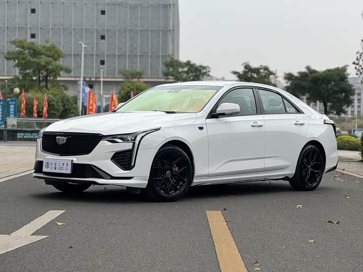 Фото 1 - Cadillac CT4