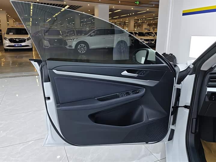 Фото 7 - Volkswagen Lamando L