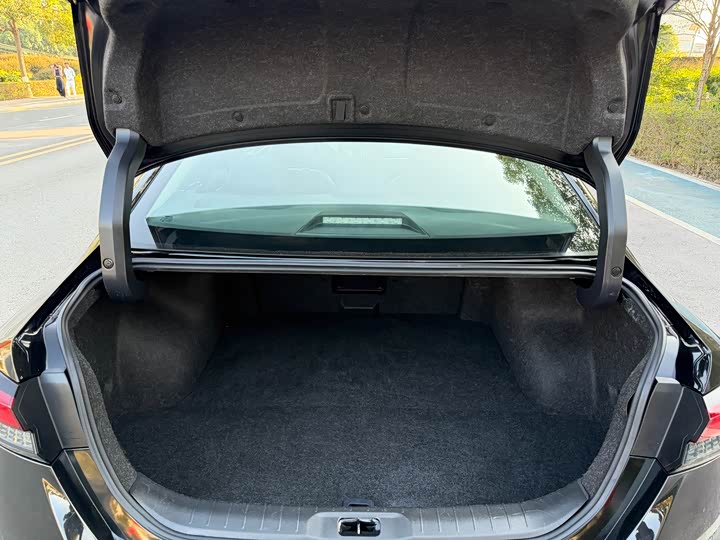 Фото 7 - Nissan Teana