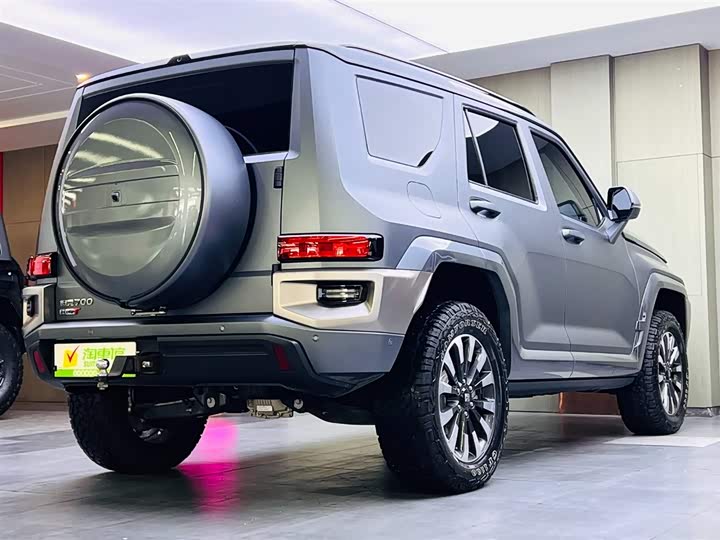 Photo 4 - Tank 700 Hybrid