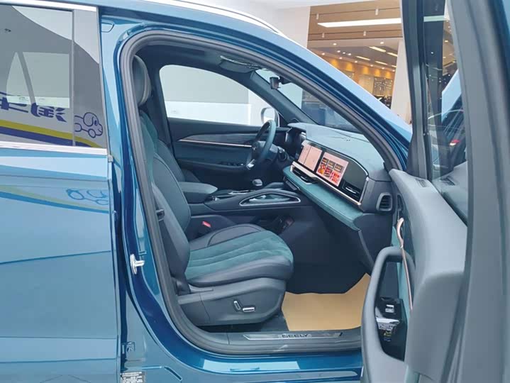 Фото 8 - Geely Monjaro