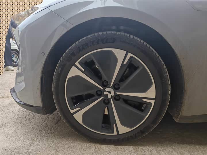 Фото 2 - Nio ET5T