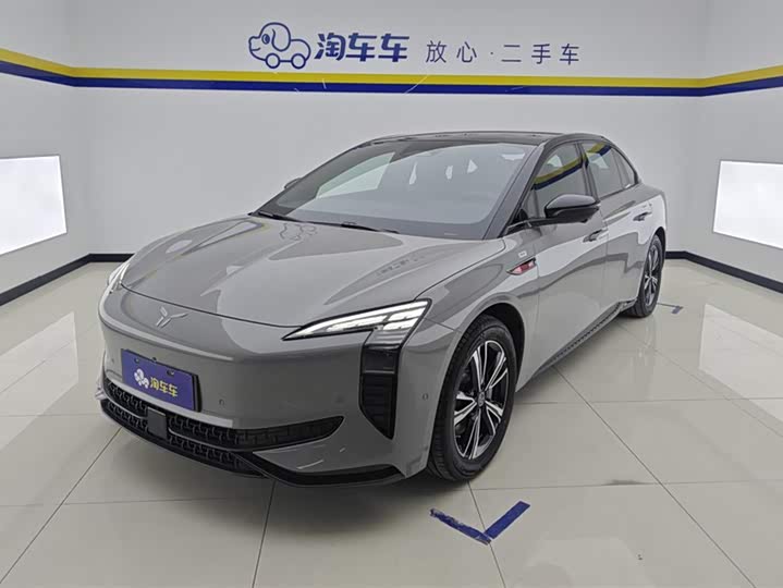 Photo 1 - Hongqi EH7