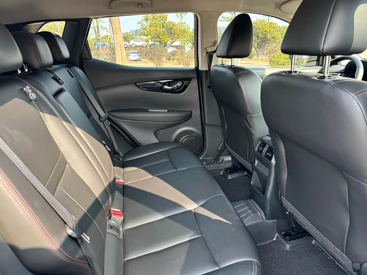 Фото 8 - Nissan Qashqai