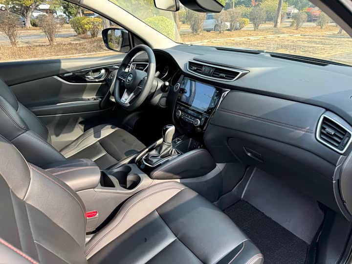 Фото 9 - Nissan Qashqai