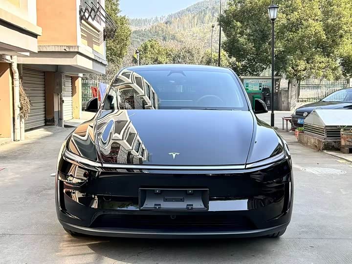 Фото 2 - Tesla Model Y