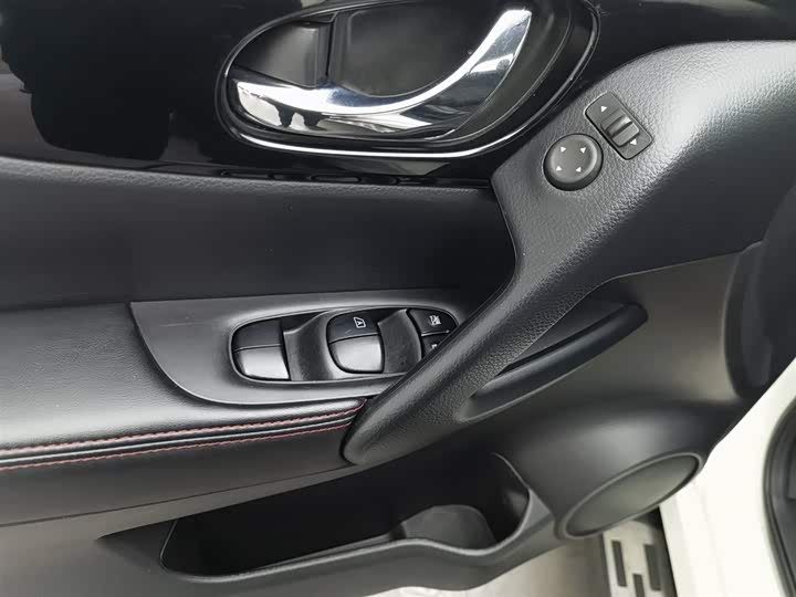 Фото 9 - Nissan Qashqai