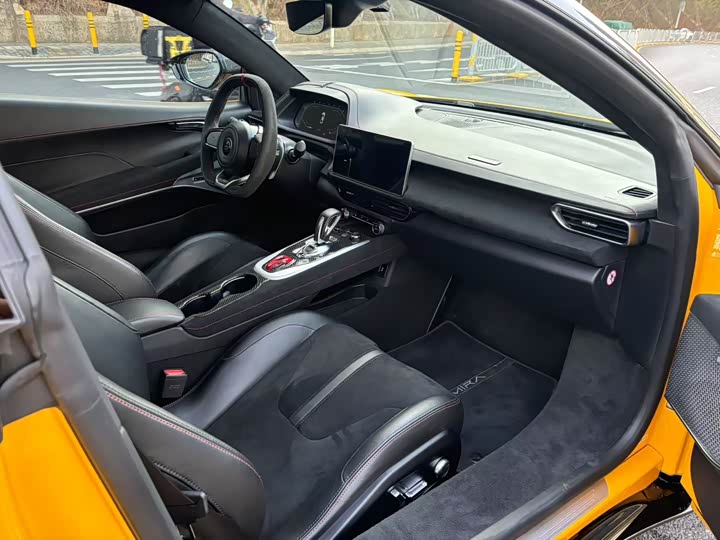 Фото 8 - Lotus Emira