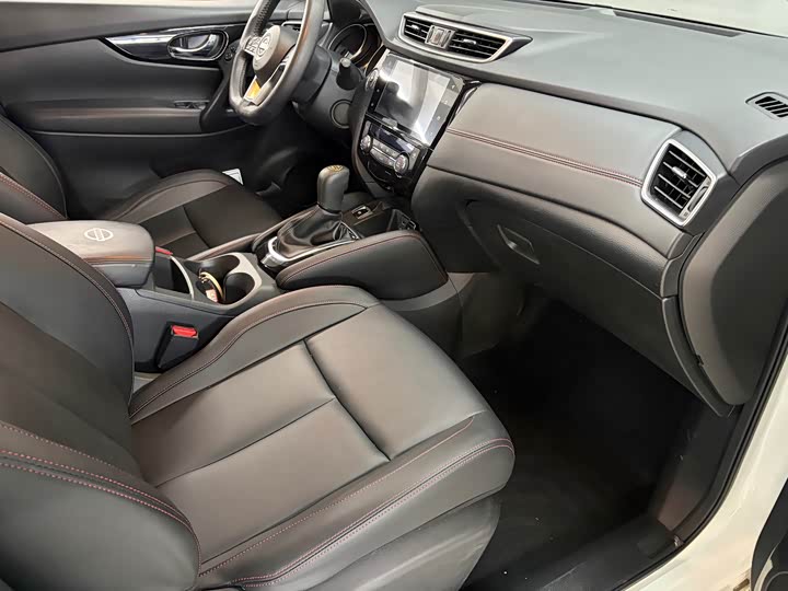 Фото 9 - Nissan Qashqai