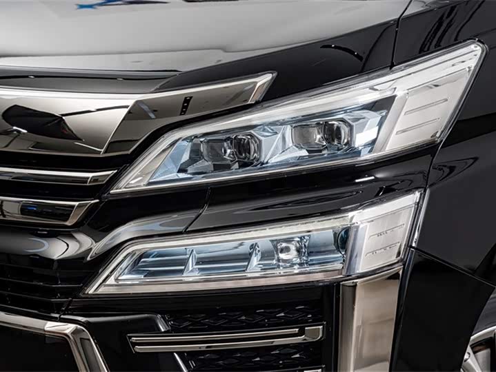 Фото 5 - Toyota Vellfire