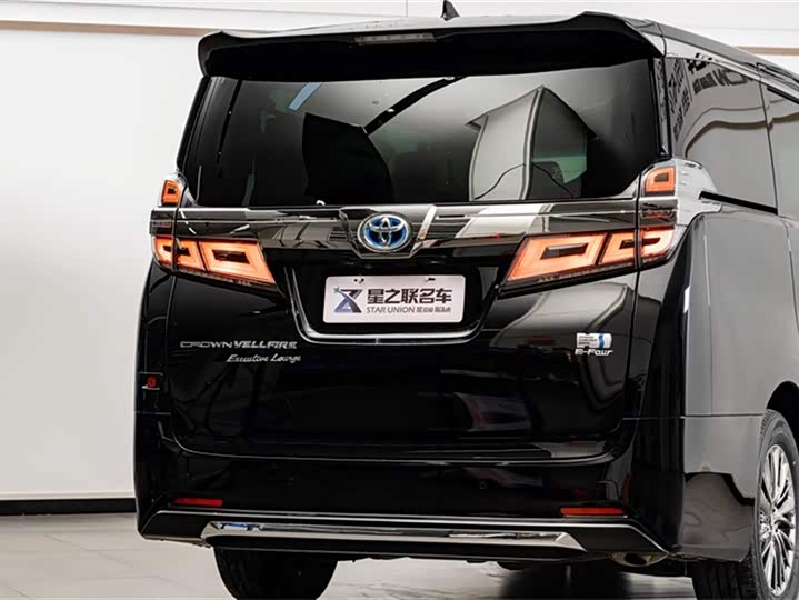 Фото 9 - Toyota Vellfire