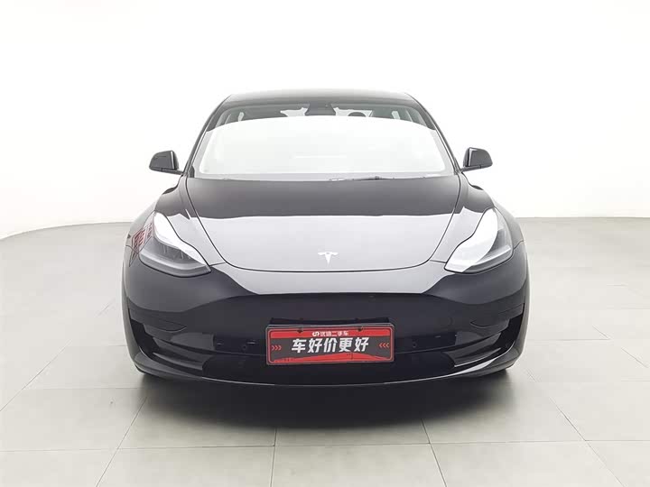 Фото 3 - Tesla Model 3