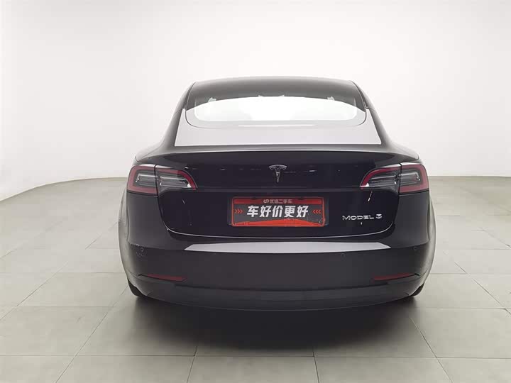 Фото 4 - Tesla Model 3