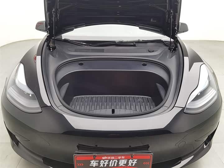 Фото 6 - Tesla Model 3