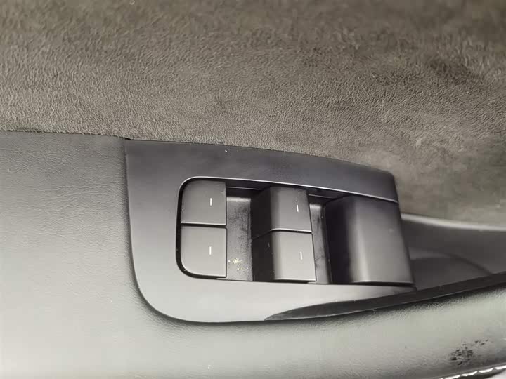 Фото 9 - Tesla Model 3