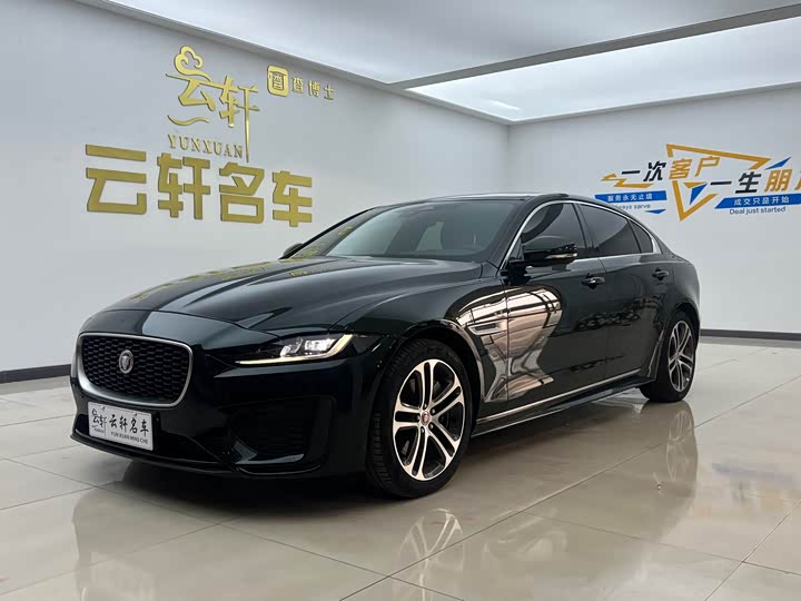 Фото 1 - Jaguar XE L