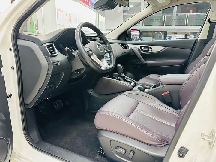 Фото 4 - Nissan Qashqai