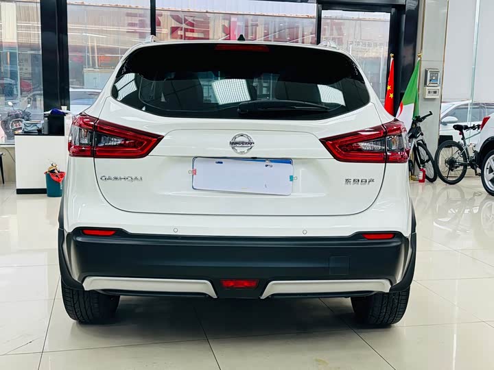 Фото 9 - Nissan Qashqai