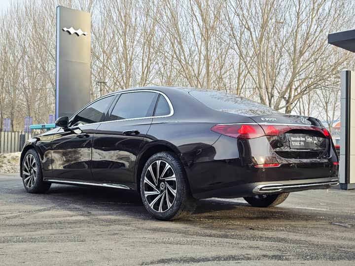 Photo 6 - Mercedes-Benz E-Class