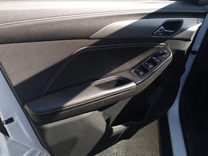 Фото 7 - Beijing X3