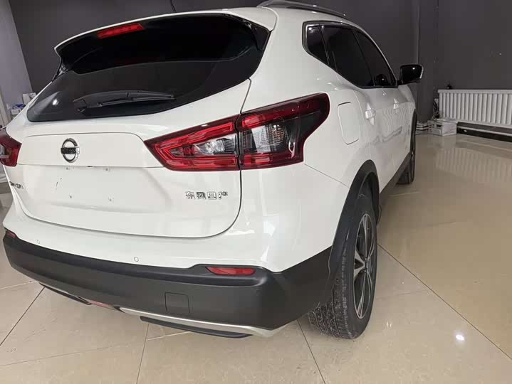 Фото 4 - Nissan Qashqai