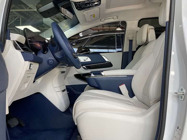 Фото 2 - Buick GL8 Century