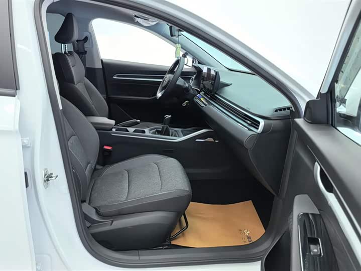 Фото 8 - Geely Emgrand