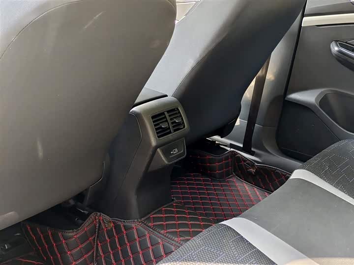 Фото 9 - Jetta VS7