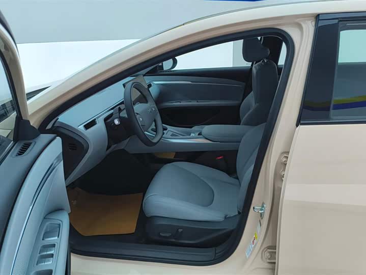 Фото 9 - XPeng Mona M03