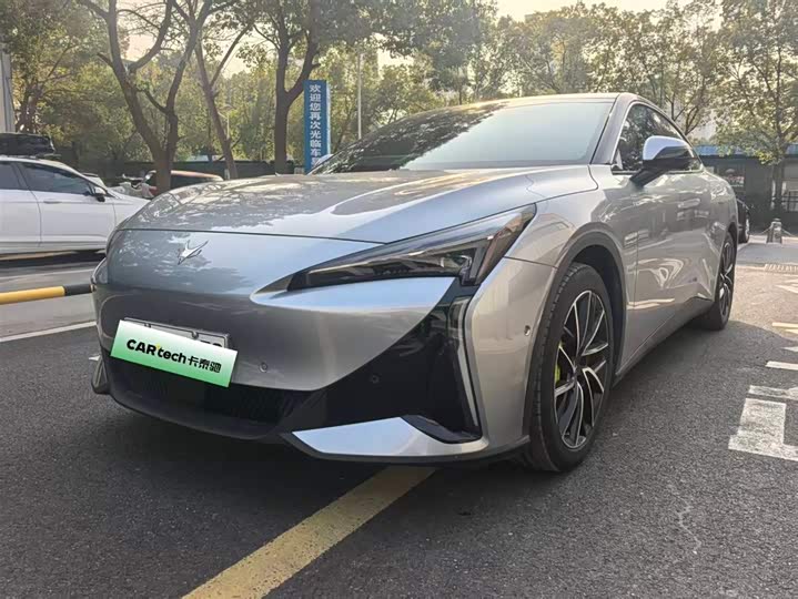 Photo 1 - BAIC Arcfox Alpha S5