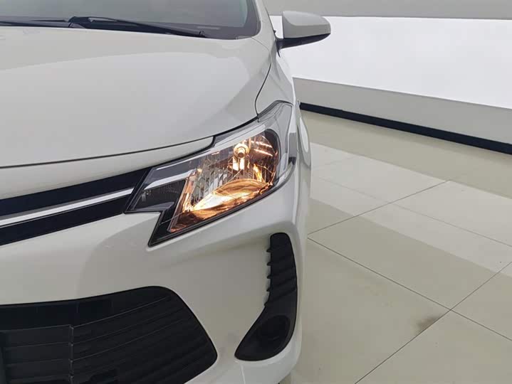 Фото 5 - Toyota Vios