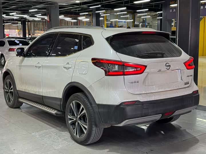 Фото 4 - Nissan Qashqai