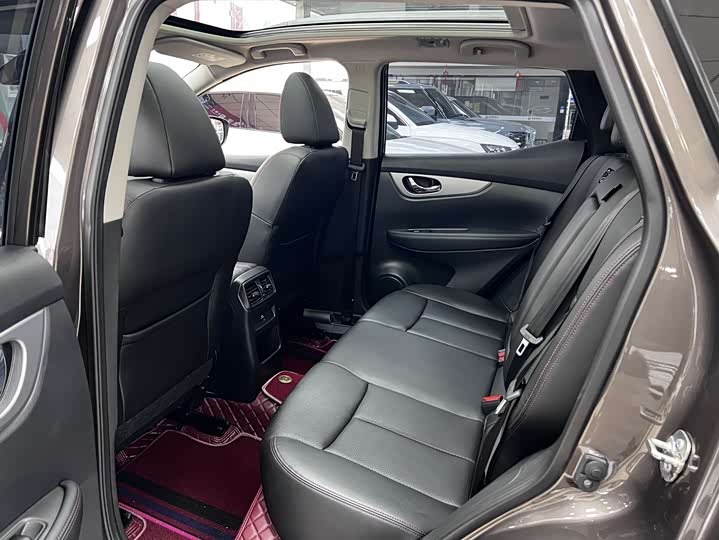 Фото 4 - Nissan Qashqai