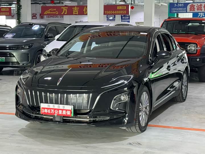 Фото 1 - Hongqi E-QM5