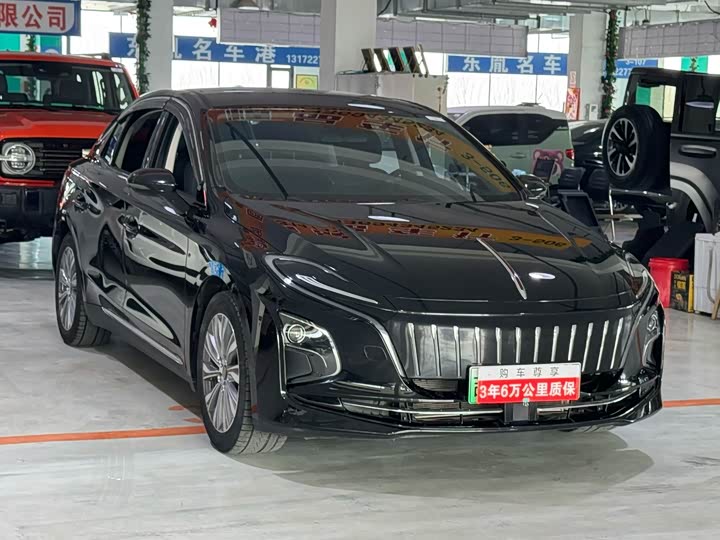 Фото 3 - Hongqi E-QM5