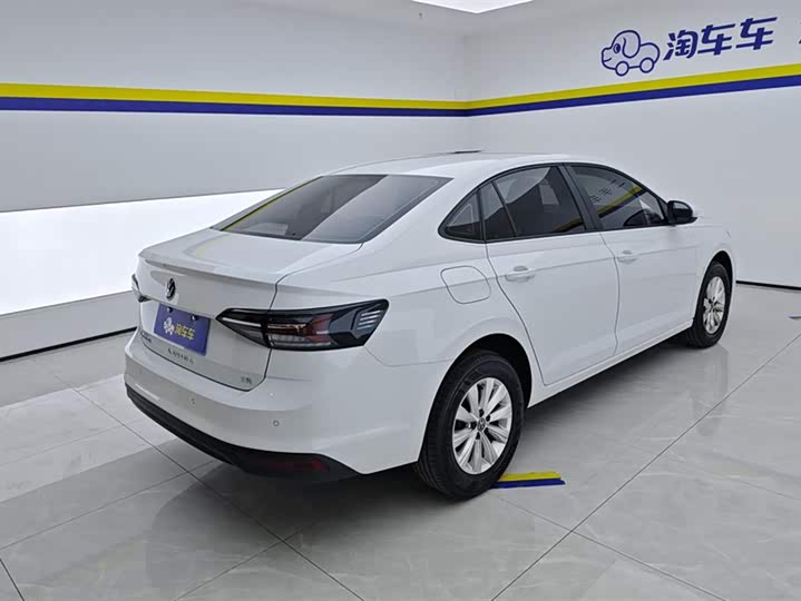 Photo 3 - Volkswagen Lavida