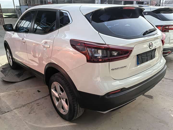 Фото 4 - Nissan Qashqai