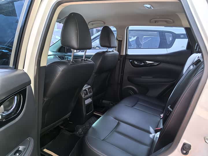 Фото 9 - Nissan Qashqai