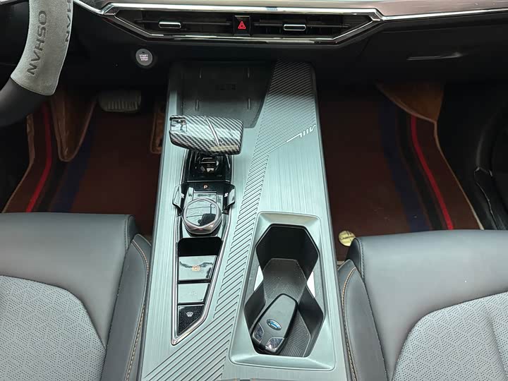 Фото 7 - Changan Oshan Z6 Hybrid