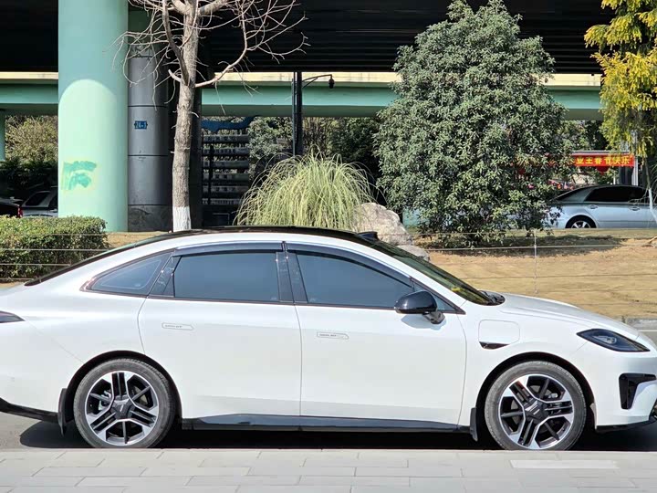 Фото 4 - GAC Aion RT