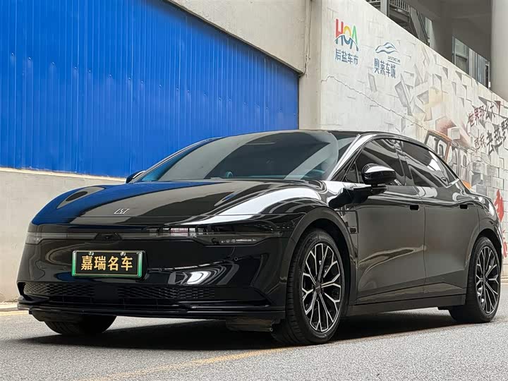 Фото 1 - Zeekr 007