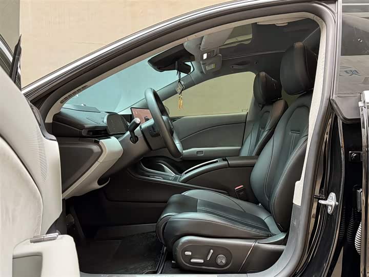 Фото 9 - Zeekr 007