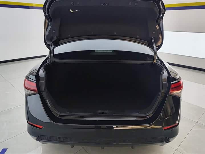 Фото 4 - Nissan Sylphy