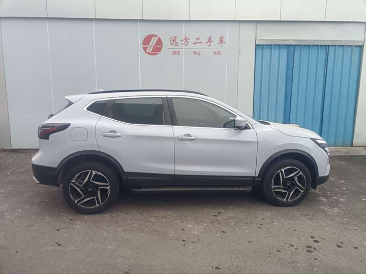 Фото 3 - Nissan Qashqai