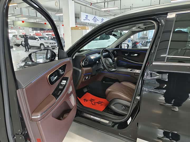 Фото 8 - Exeed VX