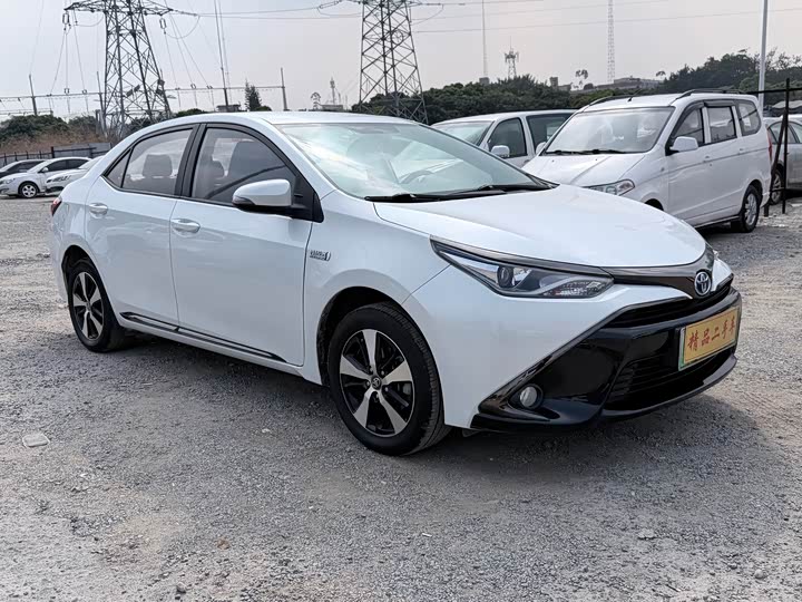 Фото 3 - Toyota Levin Hybrid